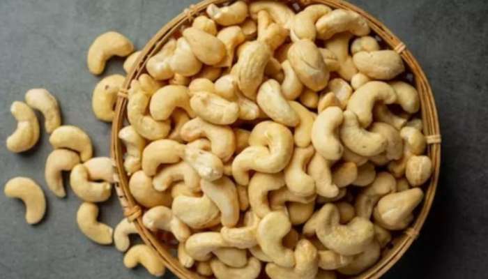 Soaked Cashew Benefits: ഒരുപിടി അണ്ടിപ്പരിപ്പ് കുതിർത്തത് രാവിലെ കഴിച്ചുനോക്കൂ... ഈ ​ഗുണങ്ങൾ നിങ്ങളെ ഞെട്ടിക്കും; ഇക്കാര്യങ്ങൾ ശ്രദ്ധിക്കണം!