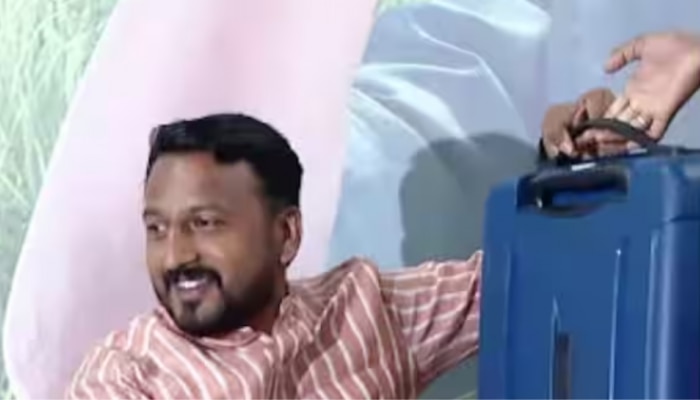 Rahul Mamkootathil: പണമെന്ന് തെളിയിച്ചാൽ പ്രചരണം നിർത്തും; നീല ട്രോളിബാഗുമായി രാഹുൽ