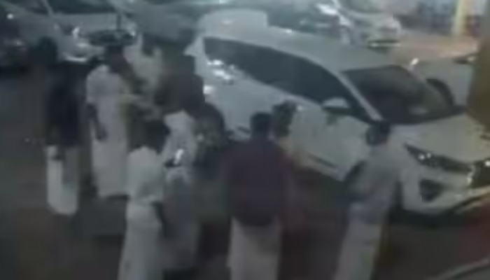 Palakkad Hotel Raid CCTV Visual: ട്രോളി ബാഗ് വെച്ച കാറിലല്ല, രാഹുൽ പോയത് മറ്റൊരു കാറിൽ; പുതിയ ദൃശ്യങ്ങൾ പുറത്തുവിട്ട് സിപിഎം