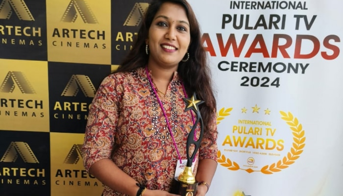 Pulari TV Awards 2024: പുലരി ടിവി അവാർഡ്സ് 2024; മികച്ച വാർത്താ അവതാരകയ്ക്കുള്ള പുരസ്കാരം ഏറ്റുവാങ്ങി സീ മലയാളം ന്യൂസ് ആങ്കർ അക്ഷയ