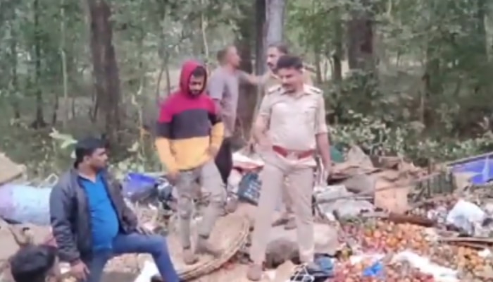 Karnataka Lorry Accident: കർണാടകയിൽ ലോറി മറിഞ്ഞ് 10 മരണം; 15 പേർക്ക് പരിക്ക്, അപകട കാരണം ഡ്രൈവറുടെ അശ്രദ്ധ