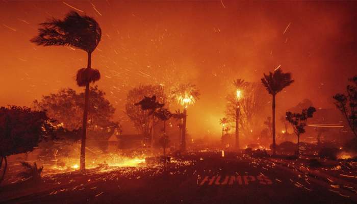 Los Angeles: ലോസ് ആഞ്ജലിസിനു സമീപം കാട്ടു തീ പടരുന്നു; രക്ഷാപ്രവർത്തനം ഊർജ്ജിതം