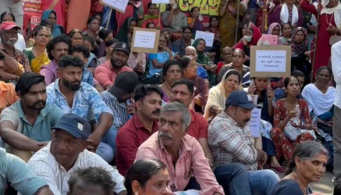 Wayanad Rehabilitation: വയനാട് ഉരുൾപൊട്ടൽ ദുരന്തബാധിതർ സമരത്തിൽ; ജനശബ്ദം ആക്ഷൻ കമ്മിറ്റിയുടെ നേതൃത്വത്തിൽ കലക്ടറേറ്റ് ഉപരോധം