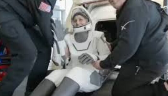 Sunita Williams: കാത്തിരിപ്പിന്റെ നിമിഷങ്ങൾക്ക് അവസാനം; 9 മാസം നീണ്ട ദൗത്യത്തിനൊടുവിൽ സുനിതയും വിൽമോറും ഭൂമിയിൽ