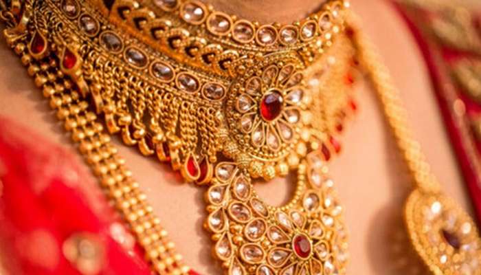 Kerala Gold Rate Today: ആഭരണപ്രേമികൾക്ക് ആശ്വാസം.... സ്വർണവില ഇന്നും കുറഞ്ഞു