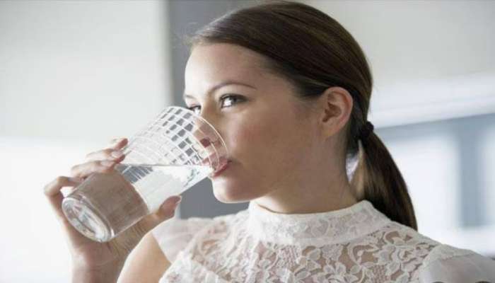 Drinking Cold Water : തണുത്ത വെളളം കുടിക്കുന്നത് ആരോഗ്യത്തിന് നല്ലതോ? ശ്രദ്ധിക്കാം ഈ കാര്യങ്ങള്‍