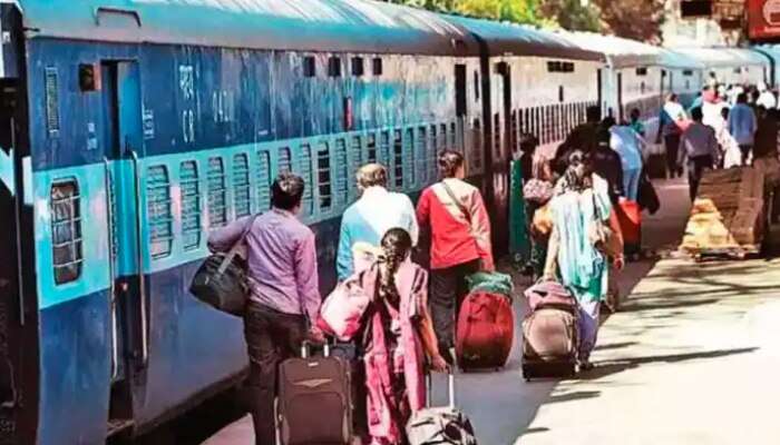 Indian Railways Update : ട്രയിന്‍ യാത്രക്കാര്‍ക്ക് ആശ്വാസം; കൗണ്ടറില്‍ നിന്ന് എടുത്ത ടിക്കറ്റുകളും ഇനി ഓണ്‍ലൈനായി റദ്ദാക്കാം!