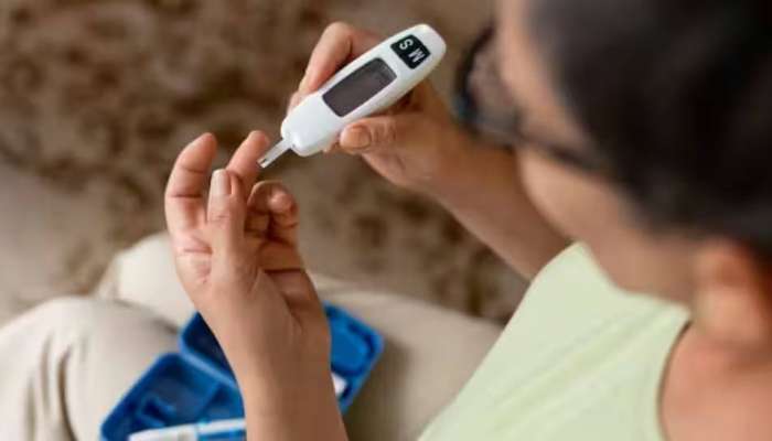 Health Tips: പ്രമേഹമുണ്ടോ? ഈ പഴങ്ങൾ ധൈര്യമായി കഴിച്ചോളൂ