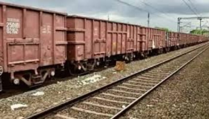 Goods Train Accident: ജാർഖണ്ഡിൽ ഗുഡ്സ് ട്രെയിനുകൾ കൂട്ടിയിടിച്ച് ലോക്കോ പൈലറ്റുമാർക്ക് ദാരുണാന്ത്യം