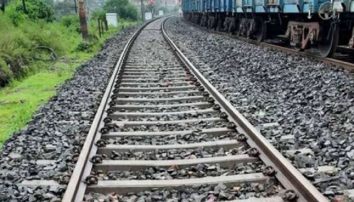 Alappuzha News: ആലപ്പുഴയിൽ യുവാവും വിദ്യാർത്ഥിനിയും ട്രെയിനിന് മുന്നിൽ ചാടി മരിച്ചു