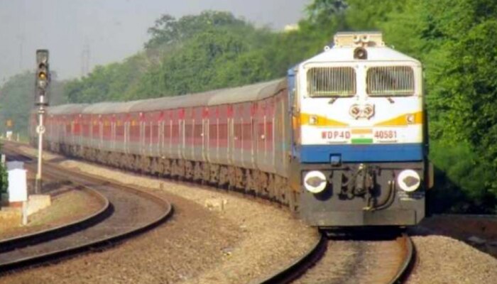 Faridabad News: രക്ഷപ്പെടാൻ ശ്രമിച്ച മകനെ പിടിച്ചുനിർത്തി; ഭയന്ന് നിലവിളിച്ച മക്കളുമായി ട്രെയിനിന് മുന്നിൽ ചാടി ജീവനൊടുക്കി യുവാവ്