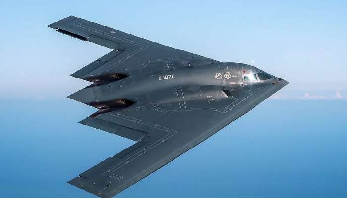 B-2 Spirit Stealth Bomber: പറപ്പിച്ച് വിട് പാപ്പാ... ശരിക്കും പറപ്പിക്കും ബി-2 സ്പിരിറ്റ്!  ഫ്രിഡ്ജും അവനും ടോയ്‌ലെറ്റും വിശ്രമമുറികളും... ആത്യാഢംബര യുദ്ധവിമാനം