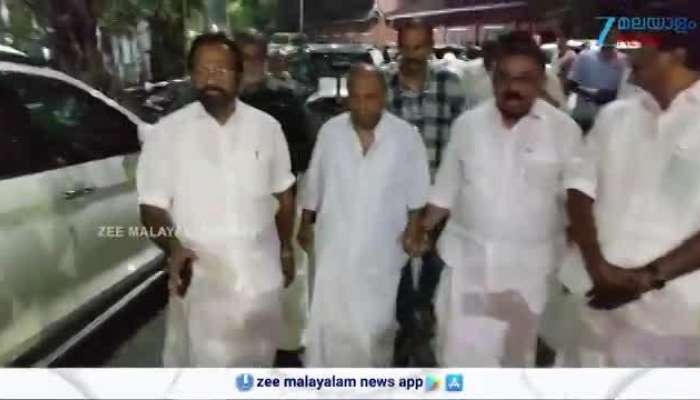 AK Antony pay last respects to VS Achuthanandan