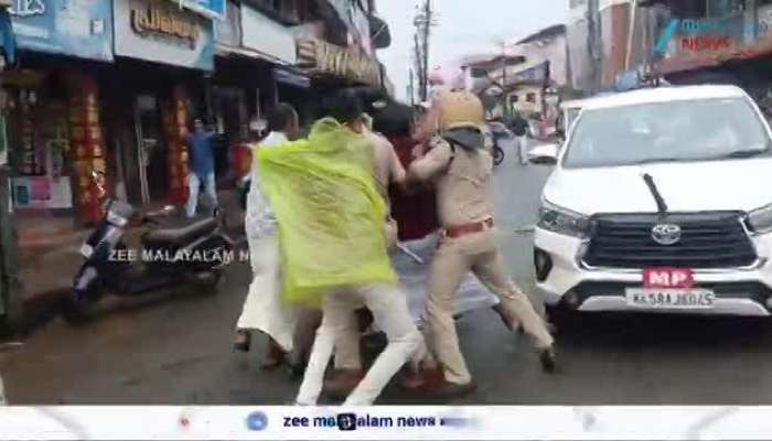 DYFI activists block Shafi Parambil MP in Vadakara