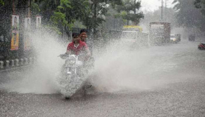 Kerala Rain: കേരളത്തിൽ ഒറ്റപ്പെട്ടയിടങ്ങളിൽ ശക്തമായ മഴയ്ക്ക് സാധ്യത, ഇന്നും നാളെയും ഇടിമിന്നൽ ജാഗ്രത നിർദേശം; ആറ് ജില്ലകളിൽ യെല്ലോ അലർട്ട്