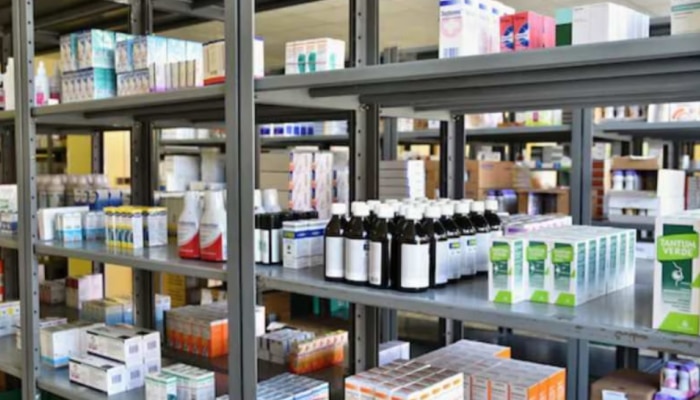 State Drugs Controller Circular: &#039;പ്രിസ്ക്രിപ്ഷനില്ലാതെ വിൽപ്പന പാടില്ല, 2 വയസിൽ താഴെയുള്ള കുട്ടികൾക്ക് കഫ്സിറപ്പ് നൽകരുത്&#039;; സർക്കുലറുമായി ഡ്ര​ഗ് കൺട്രോളർ