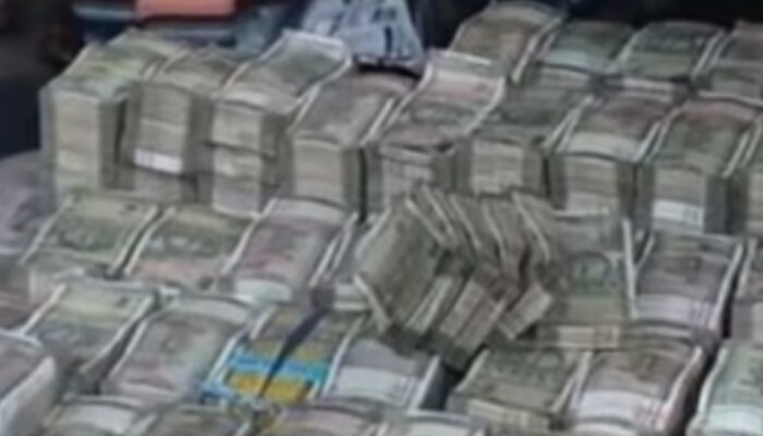 Crime News: രേഖകളില്ലാതെ പണം കടത്താൻ ശ്രമം; പാലക്കാട് 2.30 കോടി രൂപയുമായി രണ്ട് പേർ പിടിയിൽ