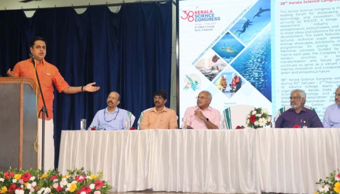 Speaker AN Shamseer: 'ചാണകവെള്ളം കുടിച്ചാല്‍ രോഗം മാറുമെന്ന് പഠിപ്പിക്കുന്ന കാലം'; അന്ധവിശ്വാസങ്ങളെ പ്രോത്സാഹിപ്പിക്കുന്ന രാജ്യമായി ഇന്ത്യയെന്ന് സ്പീക്കര്‍ എ.എന്‍. ഷംസീര്‍