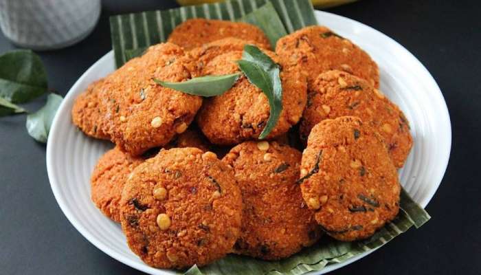 Malappuram News: പരിപ്പുവടയിൽ കുപ്പിച്ചില്ലോ..! ഭക്ഷ്യ സുരക്ഷാ ഓഫീസർക്ക് പരാതി