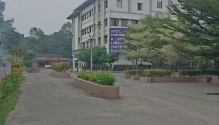 Student Death: കോളേജ് ഹോസ്റ്റൽ റൂമിൽ 19കാരി തൂങ്ങിമരിച്ച നിലയിൽ; പോലീസ് അന്വേഷണം