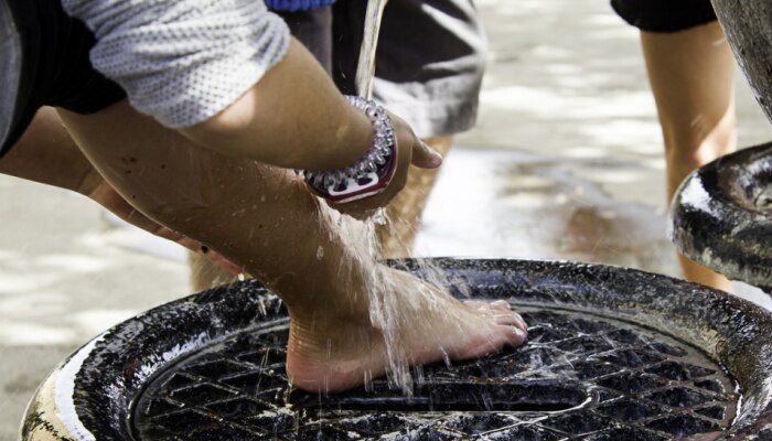 Benefits of washing feet: ഉറങ്ങുന്നതിന് മുൻപ് കാലുകൾ കഴുകാറുണ്ടോ? ഈ ​ഗുണങ്ങൾ നിങ്ങൾക്കുണ്ടാകും‌...