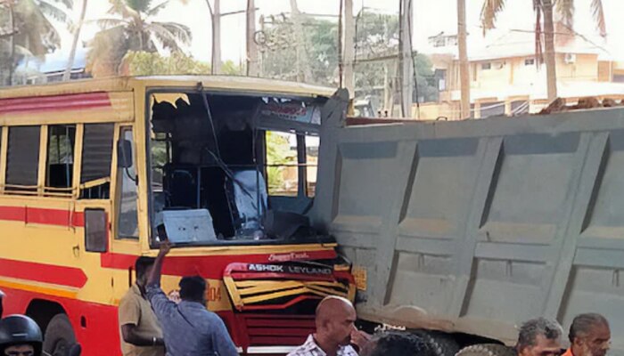 Alappuzha Accident News: കെഎസ്ആർടിസി ബസ് ലോറിയിലേക്ക് പാഞ്ഞുകയറി അപകടം; നിരവധി പേർക്ക് പരിക്ക്, 5 പേർ ​ഗുരുതരാവസ്ഥയിൽ