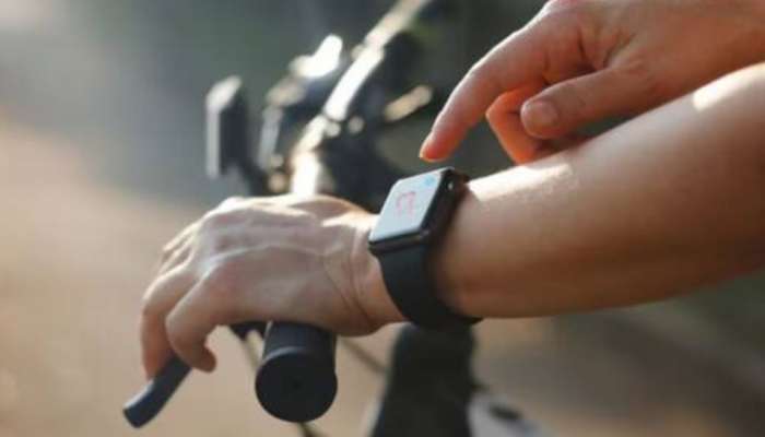 World Health Day 2026: ആരോ​ഗ്യം കൃത്യമായി മോണിറ്റർ ചെയ്യാൻ ഫിറ്റ്നസ് ട്രാക്കറുകൾ എങ്ങനെ സഹായിക്കും; കൃത്യമായി ഉപയോ​ഗിക്കുന്നതെങ്ങനെ?